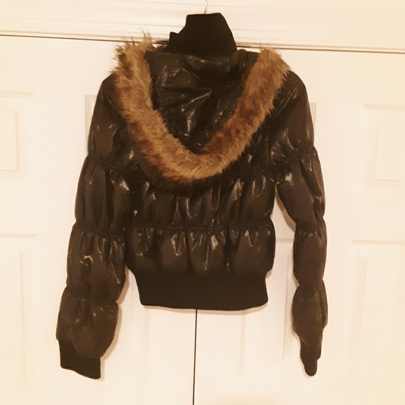 Short Hoodie Jacket - Picture 2 of 6